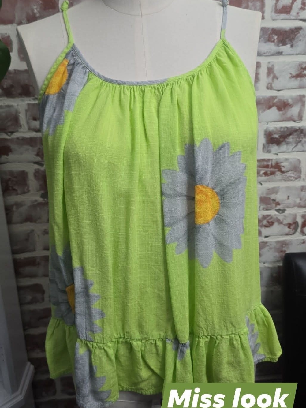 MISSLOOK Lime Green Daisy Print Spaghetti-Strap Camisole